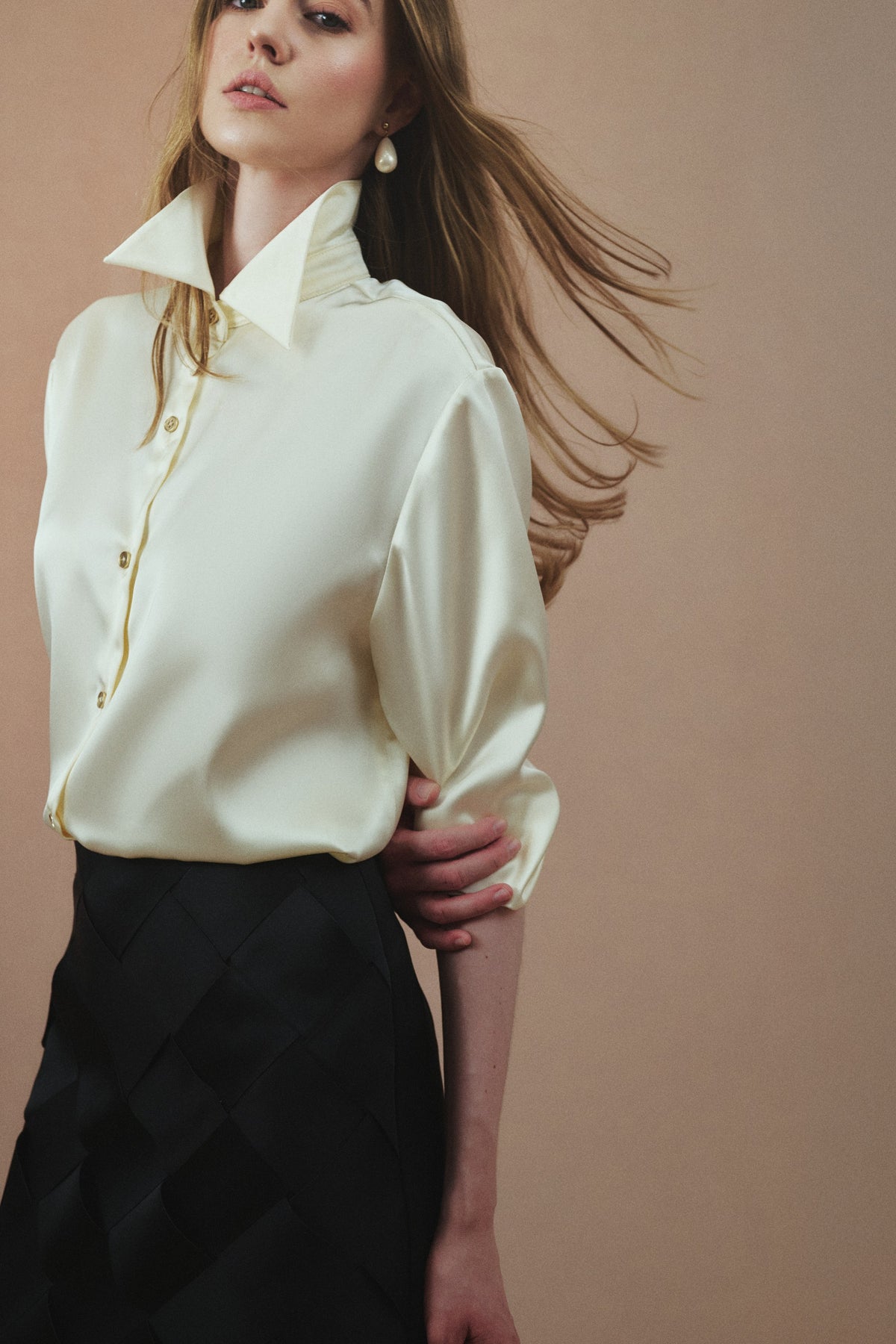 Romane Set in Cream / Black, front, close